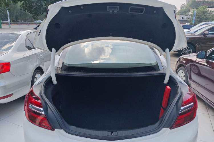 Used Buick Regal 2015 1.6T Leading Technology Model Trunk