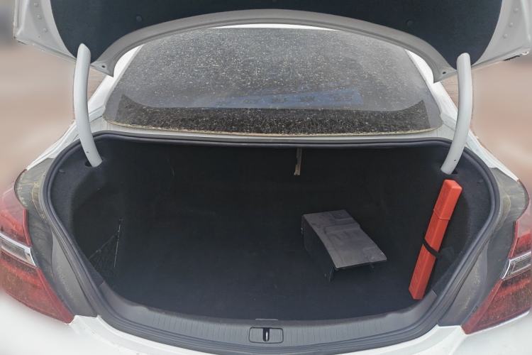 Used Buick Regal 2015 2.0L Leading Fashion Edition Trunk