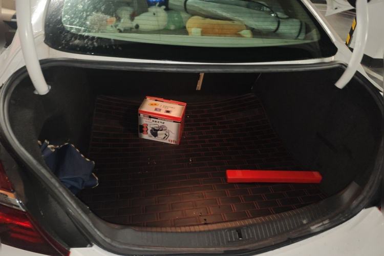 Used Buick Regal 2015 2.0L Elite Fashion Edition Trunk