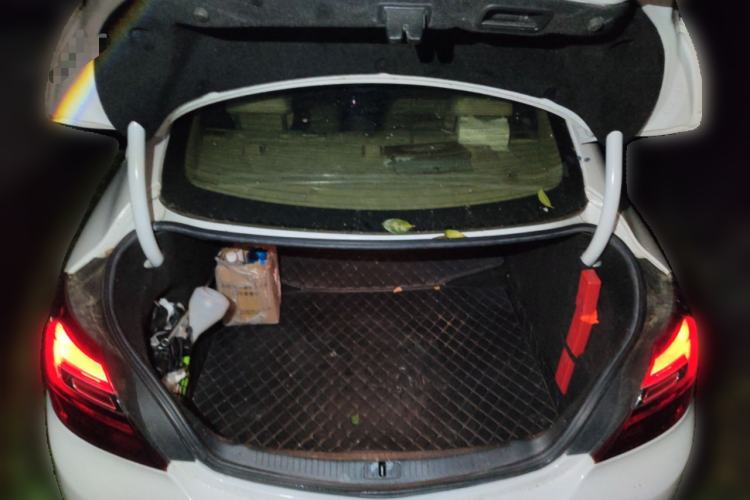 Used Buick Regal 2015 2.0L Elite Fashion Edition Trunk