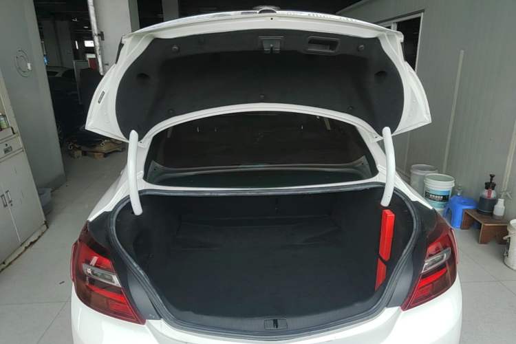 Used Buick Regal 2015 1.6T Leading Technology Model Trunk
