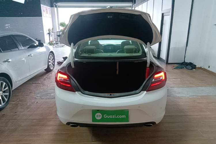 Used Buick Regal 2015 2.0L Elite Fashion Edition Trunk