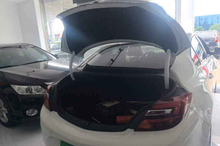Used Buick Regal 2015 1.6T Elite Tech Model Trunk