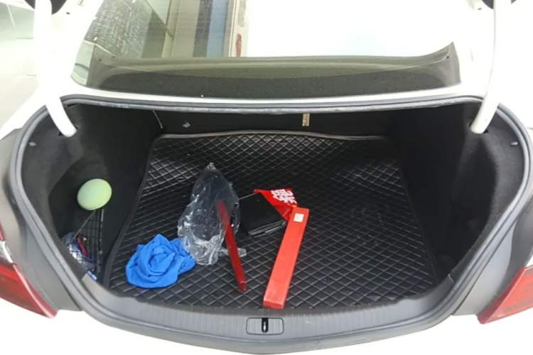 Used Buick Regal 2015 2.0L Elite Fashion Edition Trunk
