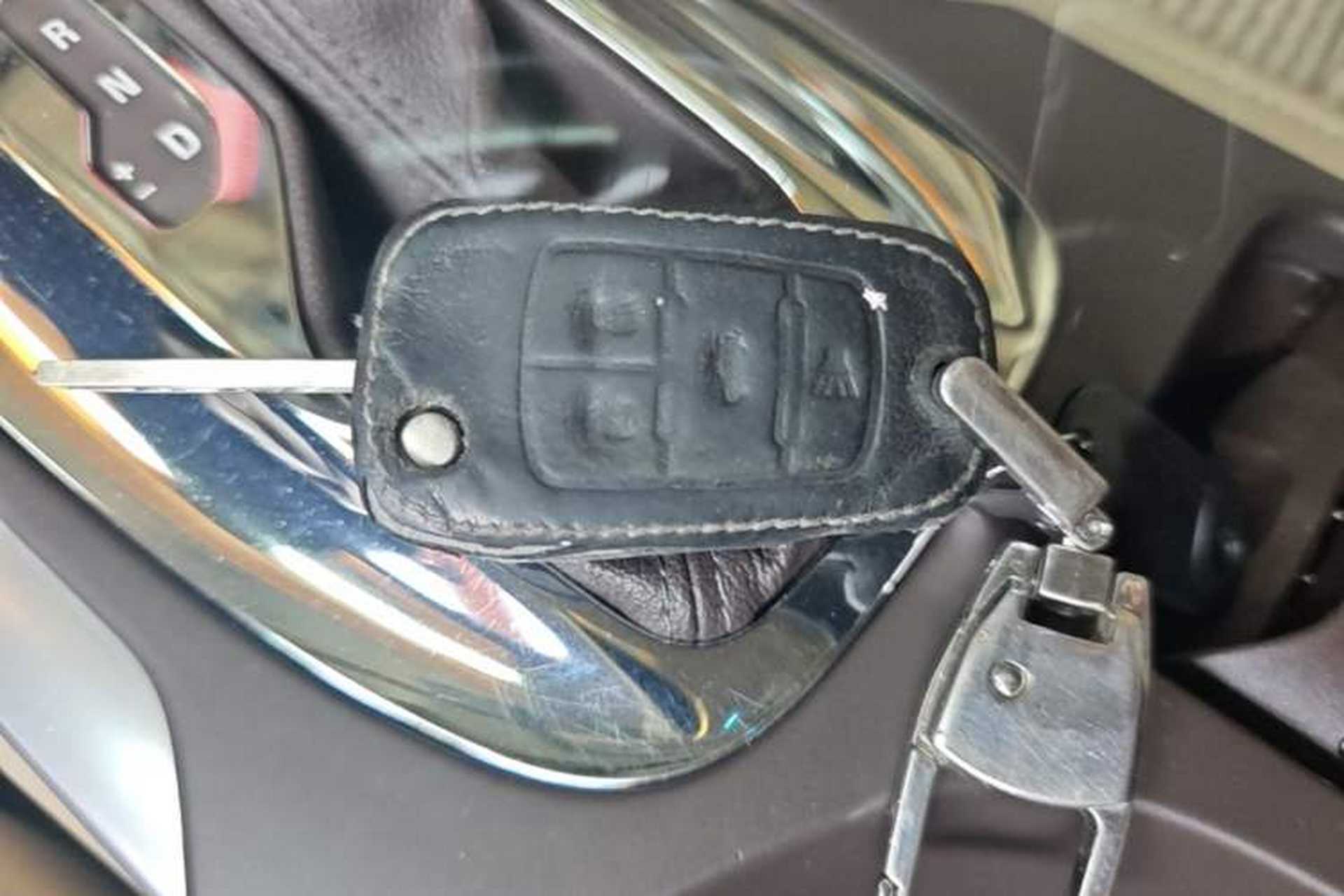 Used Buick Regal 2015 2.0L Leading Fashion Edition Vehicle Key