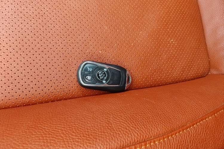 Used Buick Regal 2015 1.6T Leading Technology Model Vehicle Key