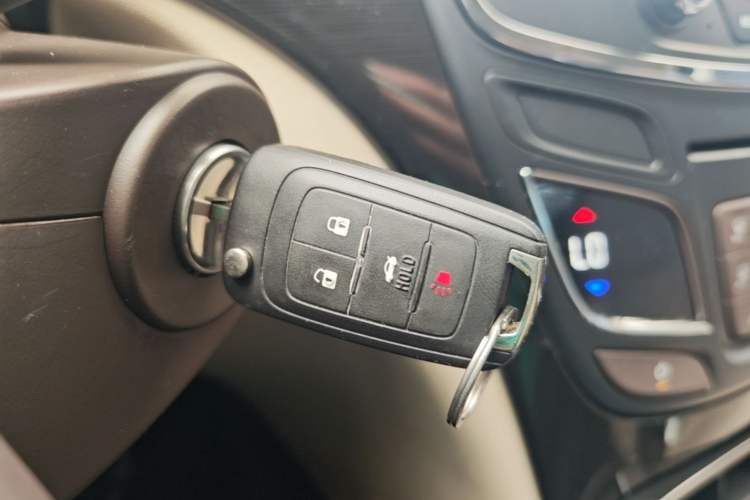 Used Buick Regal 2015 2.0L Leading Fashion Edition Vehicle Key