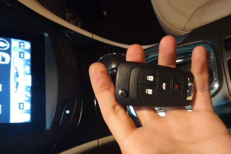 Used Buick Regal 2015 2.0L Elite Fashion Edition Vehicle Key