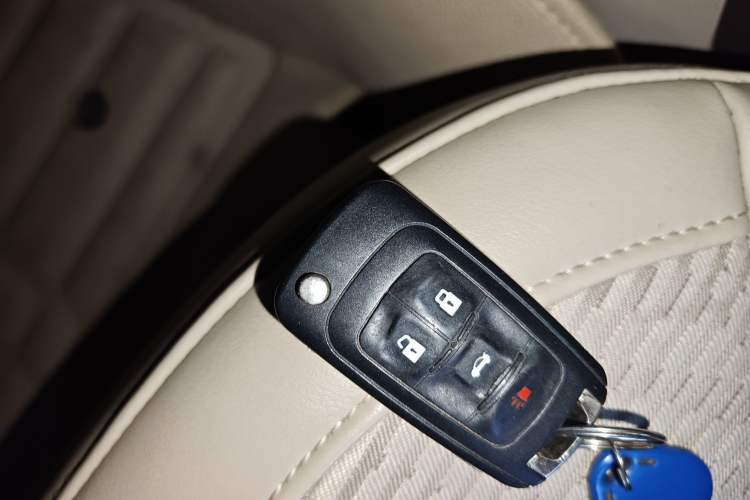 Used Buick Regal 2015 2.0L Leading Fashion Edition Vehicle Key