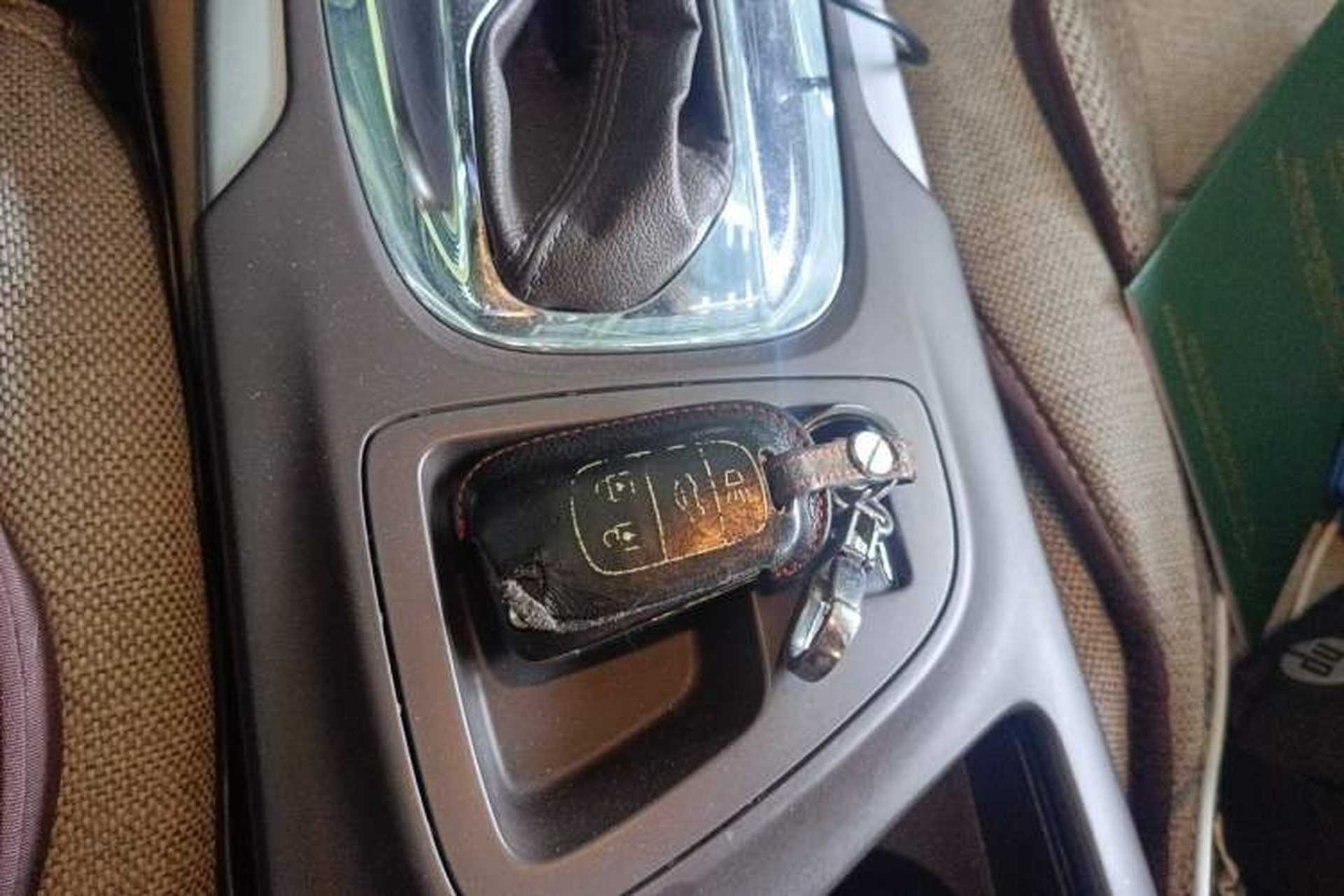 Used Buick Regal 2015 2.0L Elite Fashion Edition Vehicle Key