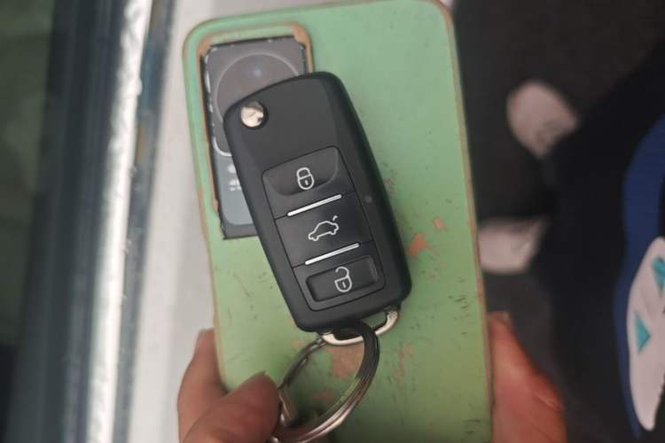 Used Buick Regal 2015 2.0L Leading Fashion Edition Vehicle Key