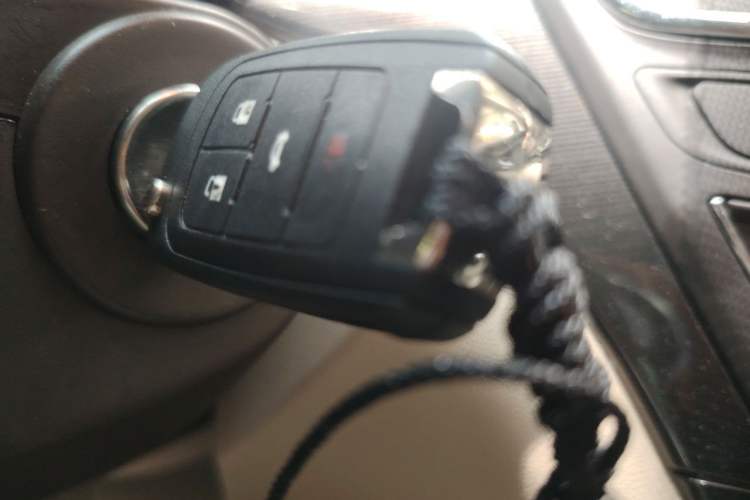 Used Buick Regal 2015 2.0L Leading Fashion Edition Vehicle Key