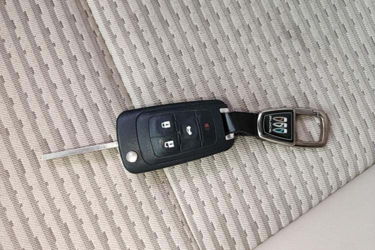 Used Buick Regal 2015 2.0L Leading Fashion Edition Vehicle Key