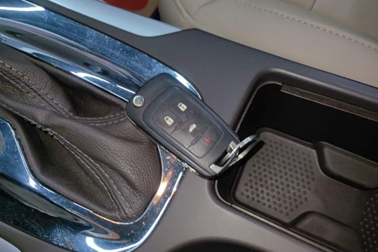 Used Buick Regal 2015 2.0L Leading Fashion Edition Vehicle Key