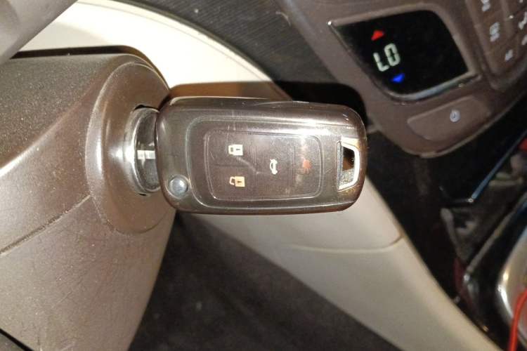 Used Buick Regal 2015 2.0L Leading Fashion Edition Vehicle Key