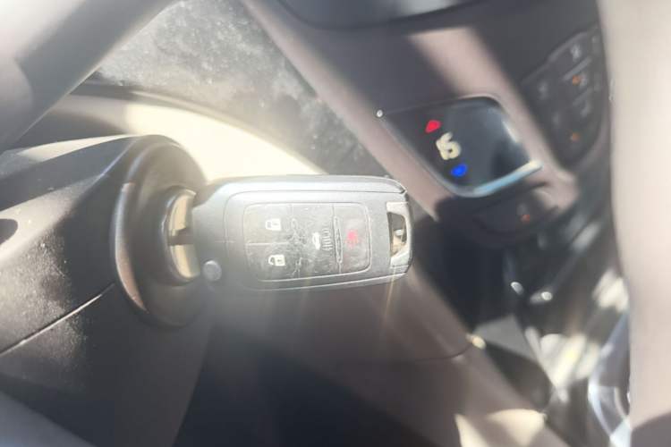 Used Buick Regal 2015 2.0L Leading Fashion Edition Vehicle Key