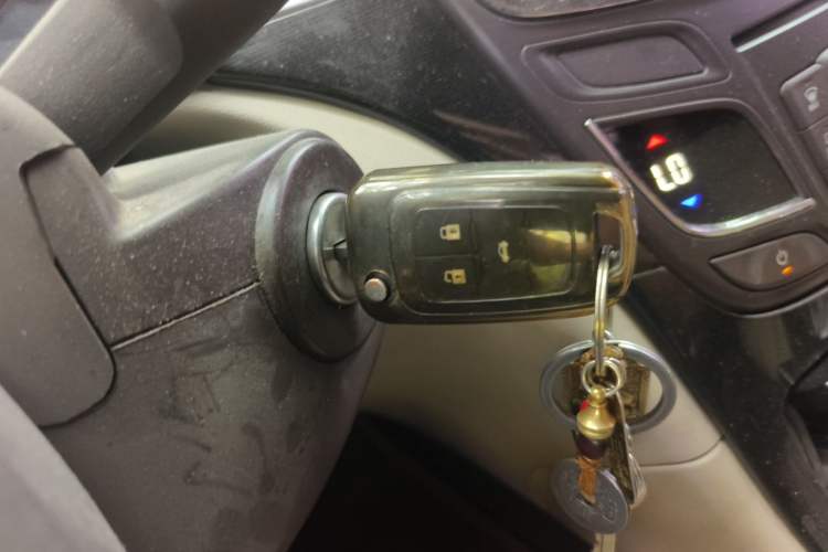 Used Buick Regal 2015 2.0L Leading Fashion Edition Vehicle Key