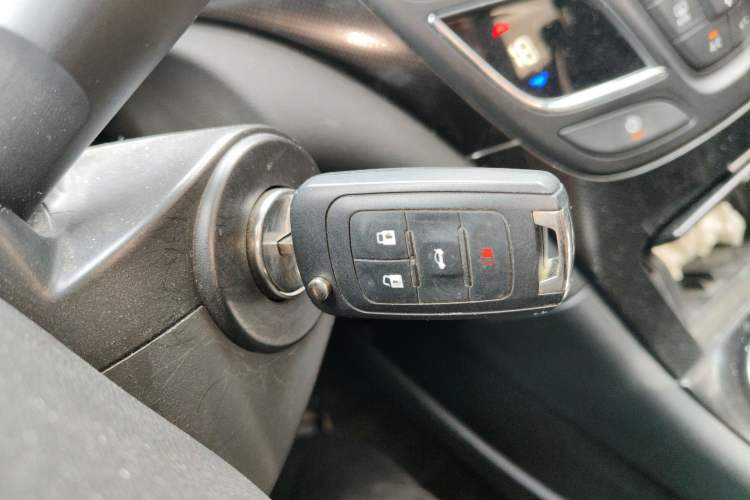 Used Buick Regal 2015 1.6T Leading Technology Model Vehicle Key