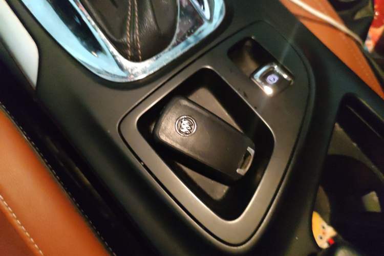 Used Buick Regal 2015 1.6T Elite Tech Model Vehicle Key