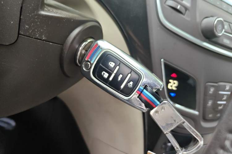 Used Buick Regal 2015 2.0L Leading Fashion Edition Vehicle Key