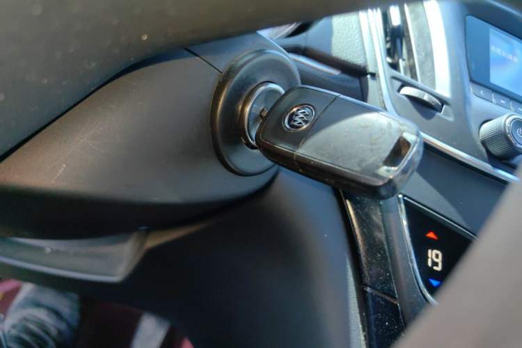 Used Buick Regal 2015 1.6T Leading Technology Model Vehicle Key
