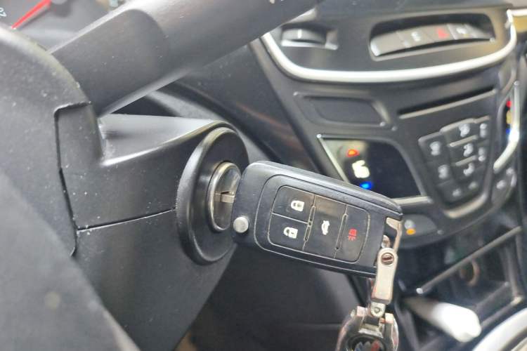 Used Buick Regal 2015 1.6T Leading Technology Model Vehicle Key