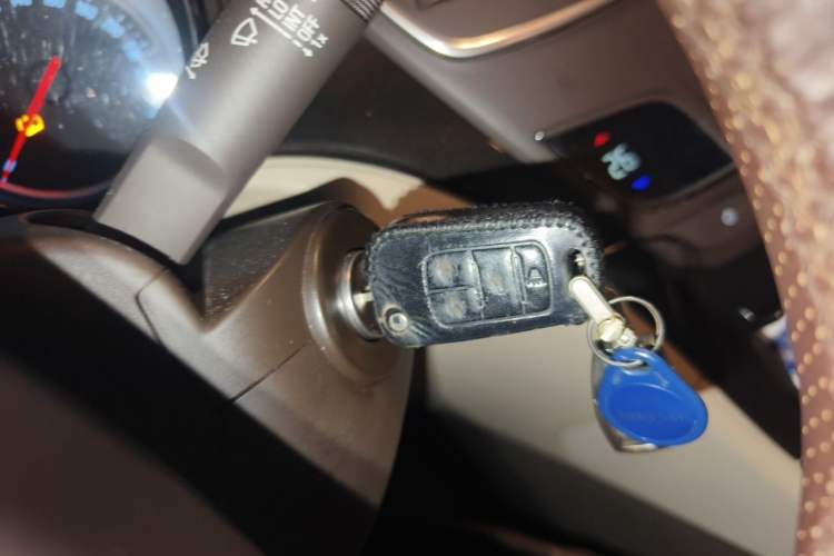 Used Buick Regal 2015 2.0L Leading Fashion Edition Vehicle Key
