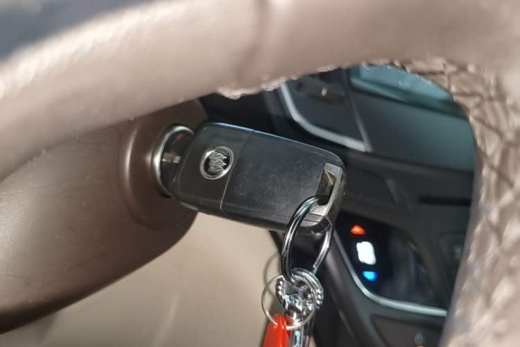 Used Buick Regal 2015 2.0L Leading Fashion Edition Vehicle Key