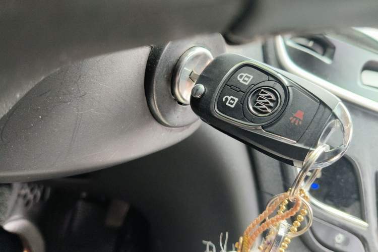 Used Buick Regal 2015 1.6T Leading Technology Model Vehicle Key