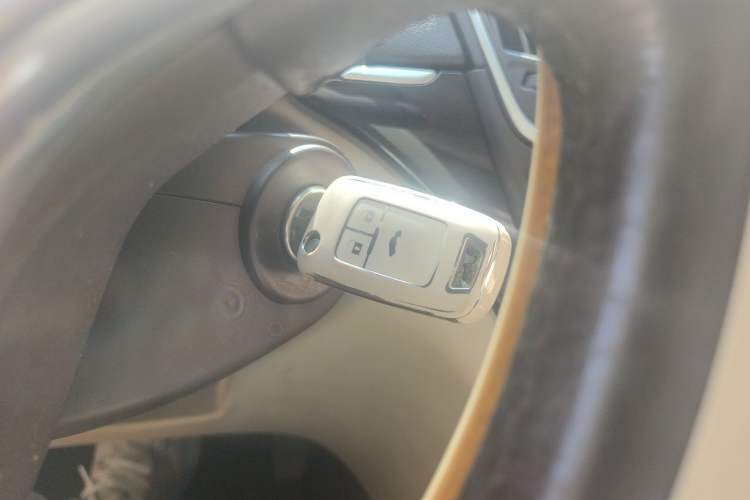 Used Buick Regal 2015 2.0L Leading Fashion Edition Vehicle Key