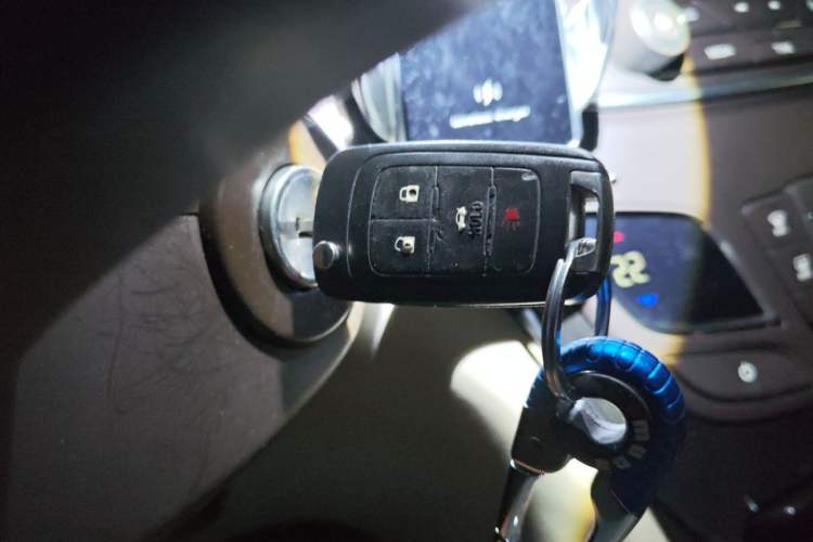 Used Buick Regal 2015 2.0L Leading Fashion Edition Vehicle Key