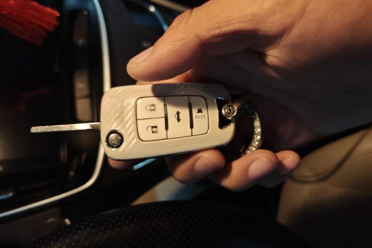 Used Buick Regal 2015 2.0L Leading Fashion Edition Vehicle Key