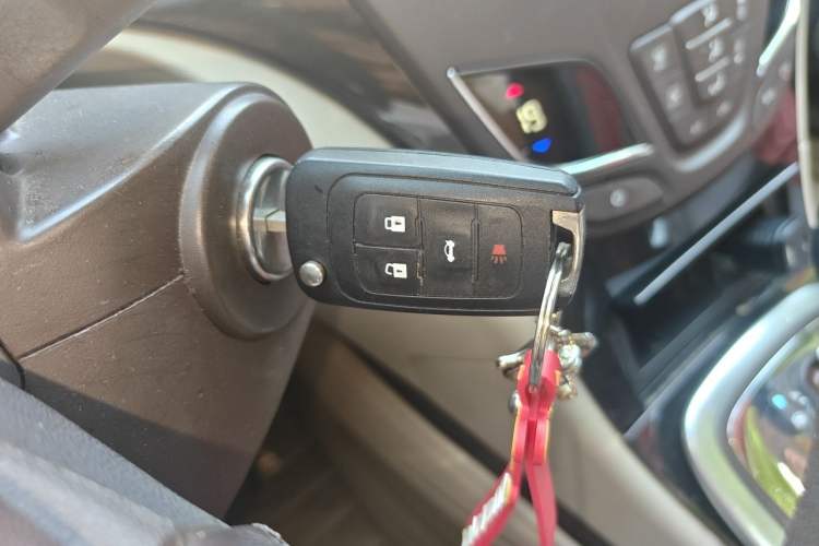 Used Buick Regal 2015 2.0L Leading Fashion Edition Vehicle Key