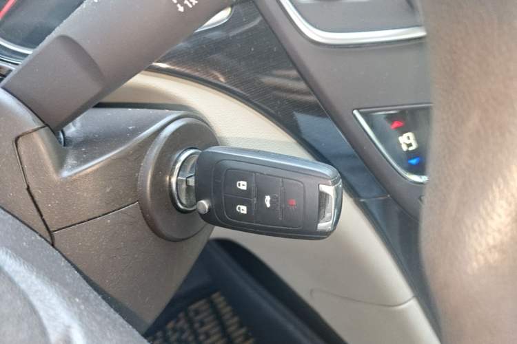 Used Buick Regal 2015 2.0L Leading Fashion Edition Vehicle Key