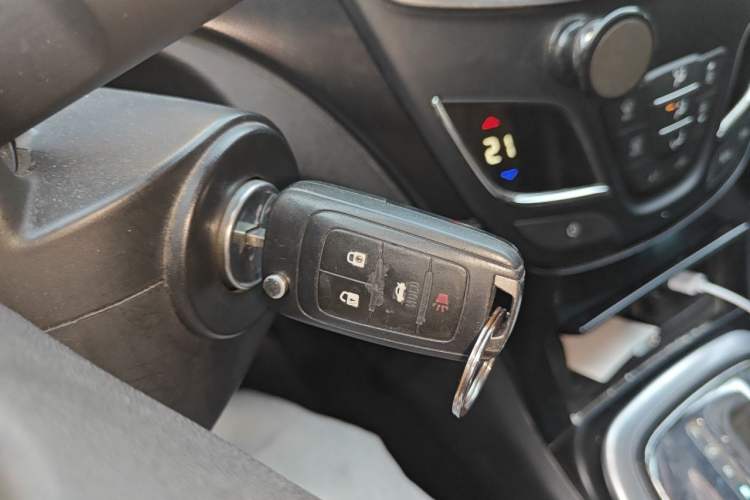 Used Buick Regal 2015 1.6T Leading Technology Model Vehicle Key