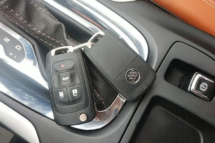 Used Buick Regal 2015 1.6T Elite Tech Model Vehicle Key