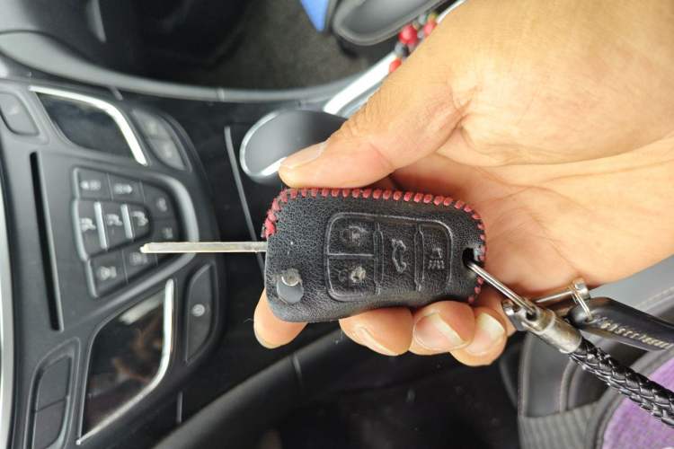 Used Buick Regal 2015 1.6T Leading Technology Model Vehicle Key