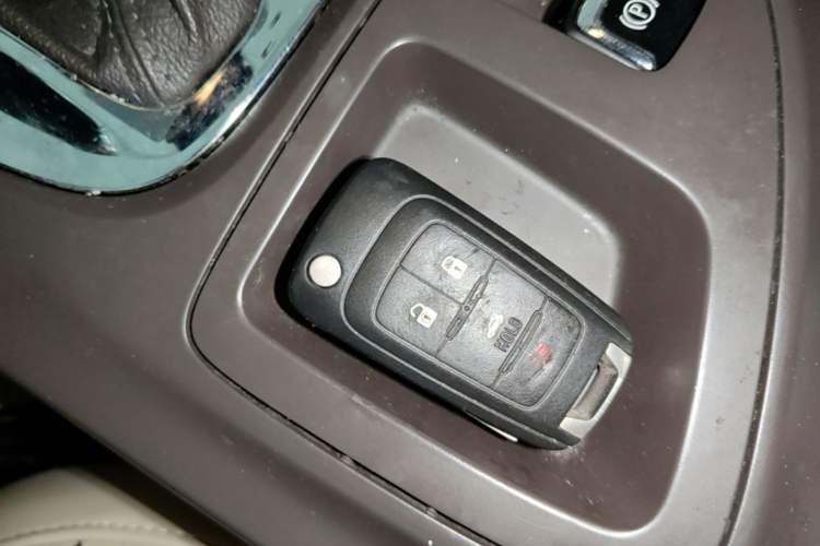 Used Buick Regal 2015 2.0L Elite Fashion Edition Vehicle Key
