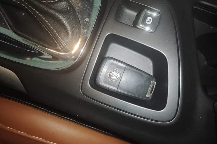 Used Buick Regal 2015 1.6T Elite Tech Model Vehicle Key