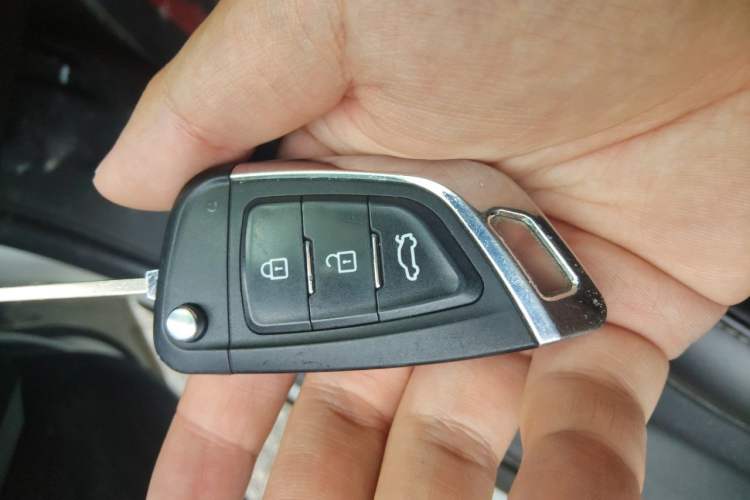 Used Buick Regal 2015 1.6T Leading Technology Model Vehicle Key