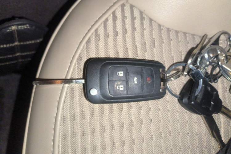 Used Buick Regal 2015 2.0L Leading Fashion Edition Vehicle Key