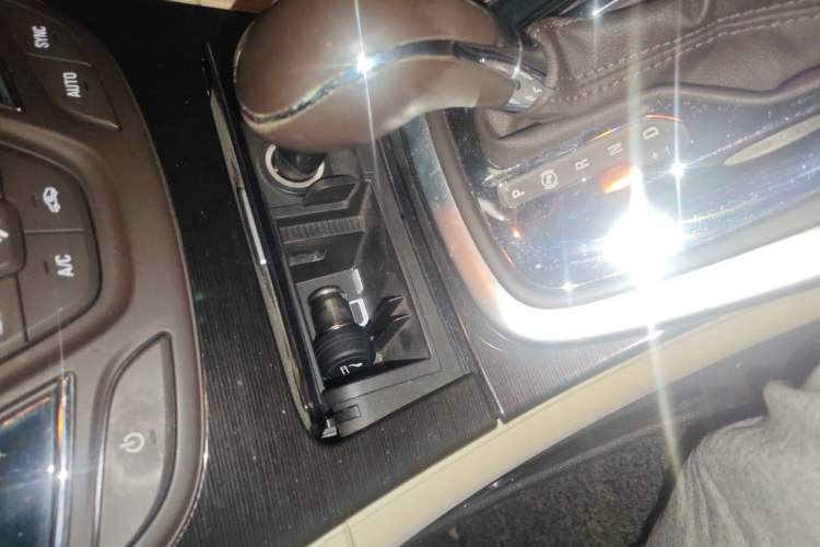 Used Buick Regal 2015 2.0L Elite Fashion Edition Vehicle Key