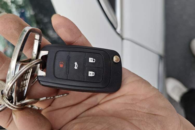 Used Buick Regal 2015 2.0L Elite Fashion Edition Vehicle Key