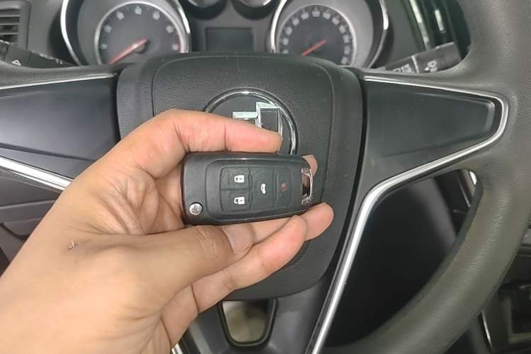 Used Buick Regal 2015 1.6T Leading Technology Model Vehicle Key