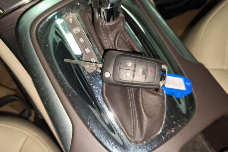 Used Buick Regal 2015 2.0L Leading Fashion Edition Vehicle Key
