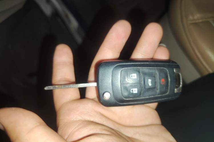 Used Buick Regal 2015 2.0L Leading Fashion Edition Vehicle Key
