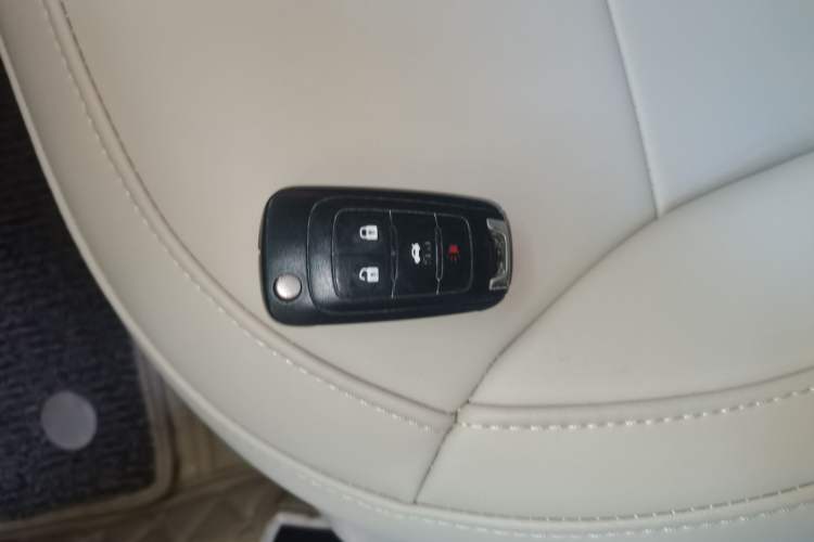 Used Buick Regal 2015 2.0L Leading Fashion Edition Vehicle Key