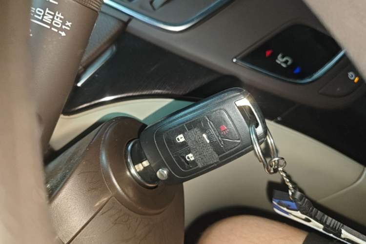 Used Buick Regal 2015 2.0L Leading Fashion Edition Vehicle Key