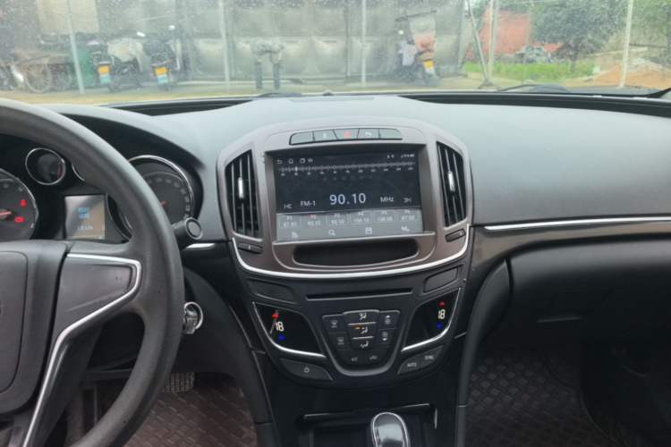 Used Buick Regal 2015 1.6T Leading Technology Model Audio And AC Panel