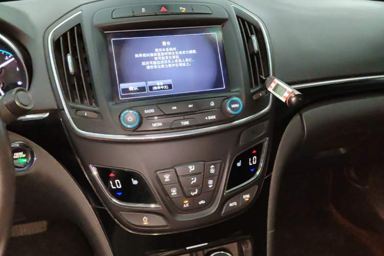 Used Buick Regal 2015 1.6T Elite Tech Model Audio And AC Panel